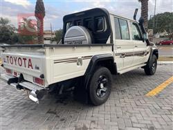 تويوتا لاند كروزر 70 بيك اب